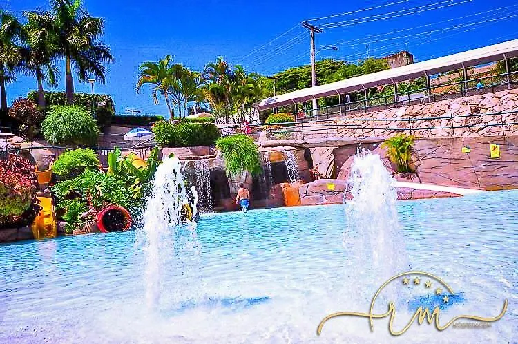 Spazzio Diroma Rm Hospedagem Com Acesso Acqua Park/Splash Caldas Novas 0*,